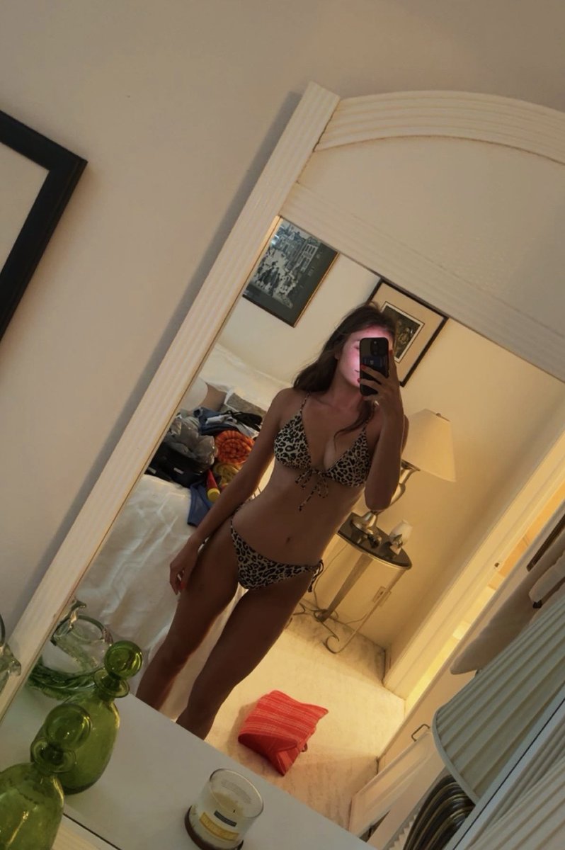 BossJhit3859's tweet photo. Should I fuck my cousin? 

#incest #taboo https://t.co/EgDQfsdeiF