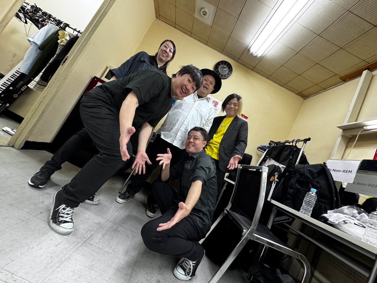 Bambi_901's tweet photo. #GENGENFES ではドラムに挑戦。
一年弱の練習で何とかカタチになったかと😓
盛り上げてくれた方、お褒めの言葉をくれた方ありがとうございました。
動画見返すと課題だらけでホントに悔しい。

こんな自分に付き合ってくれたメンバーには本当に感謝。
　
Photo
1、2枚目　@sai_llium 
3枚目　@xxx_pnd https://t.co/kH4QeoTGOy