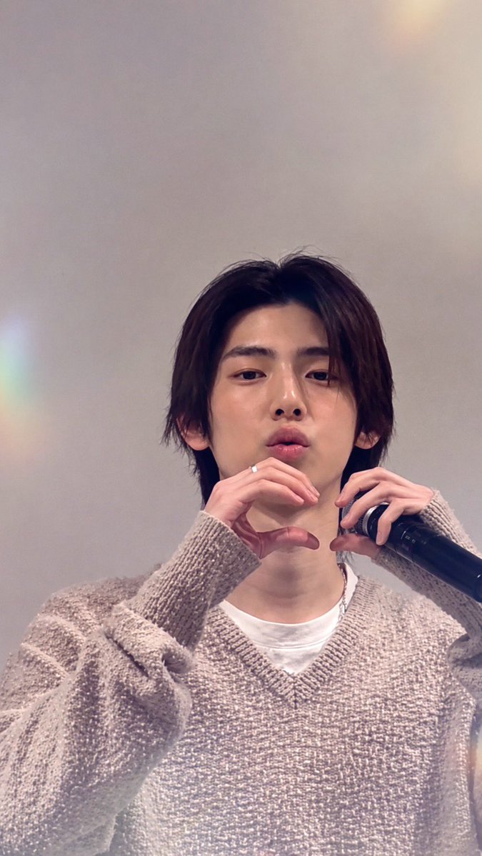 sjaeyunsgirl's tweet photo. esse juhoon é realmente filho dos jakehoon né pqp https://t.co/e9ShCcgXDL