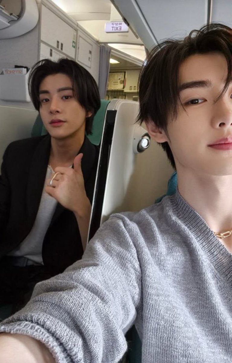 sjaeyunsgirl's tweet photo. esse juhoon é realmente filho dos jakehoon né pqp https://t.co/e9ShCcgXDL