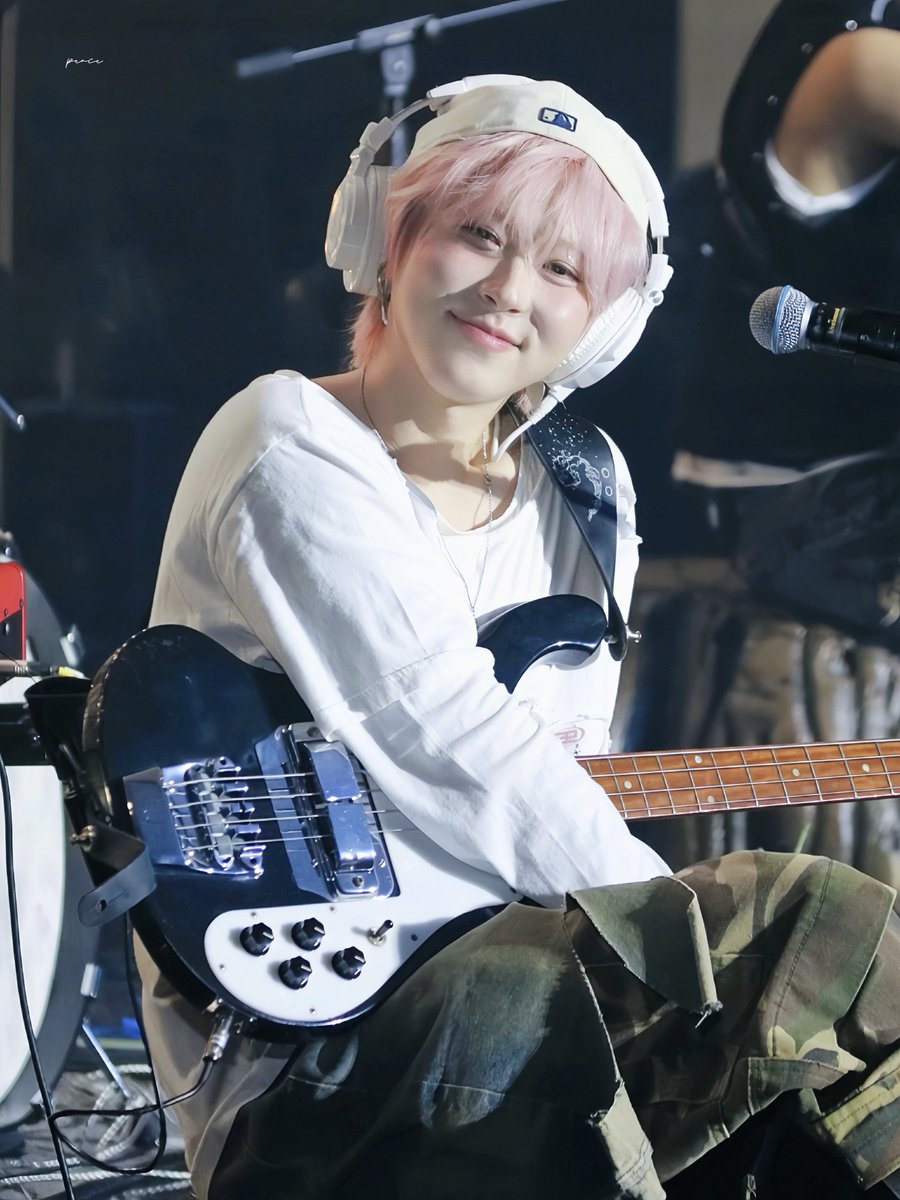 m2nhyuk's tweet photo. cryingggggggg our precious baby 🥺💙 https://t.co/YjxlOgFkxD