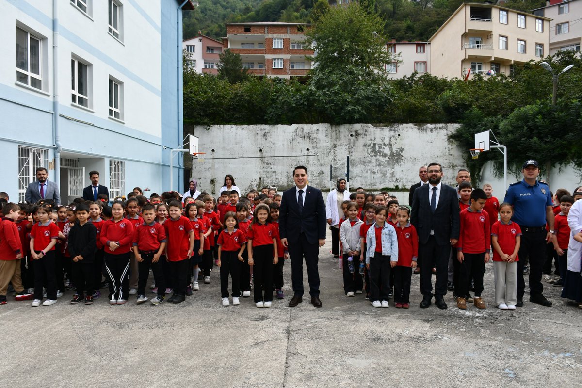 TC_Dereli's tweet photo. 2026-2027 EĞİTİM-ÖĞRETİM YILI İLKÖĞRETİM HAFTASI KUTLAMA PROGRAMI

2026-2027 Eğitim-Öğretim Yılı İlköğretim Haftası Kutlama Programı, Kaymakamımız Sayın Mustafa GÖVERCİN’in katılımıyla Atatürk İlkokulu’nda gerçekleştirildi. https://t.co/3DQPH7oe0r