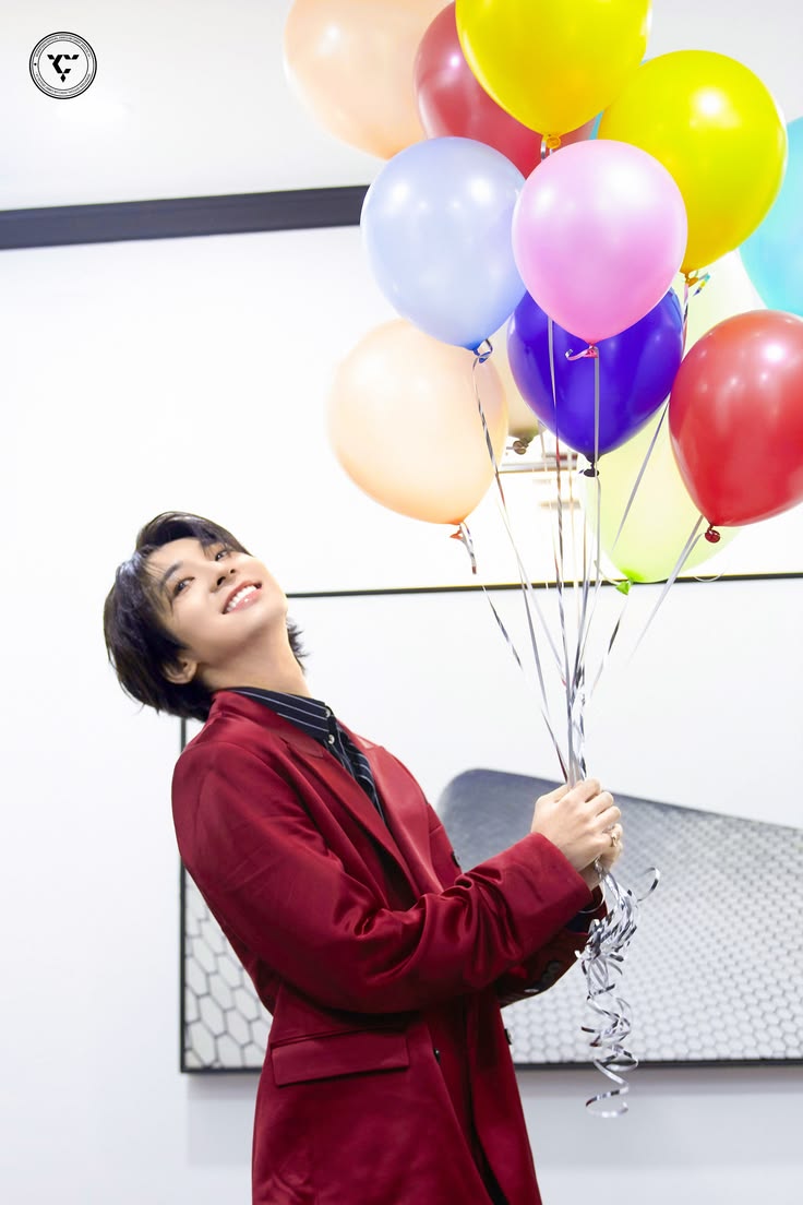 _hourlywonwoo's tweet photo. #WONWOO #세븐틴 #원우 #SEVENTEEN https://t.co/3zb1zcvkt3