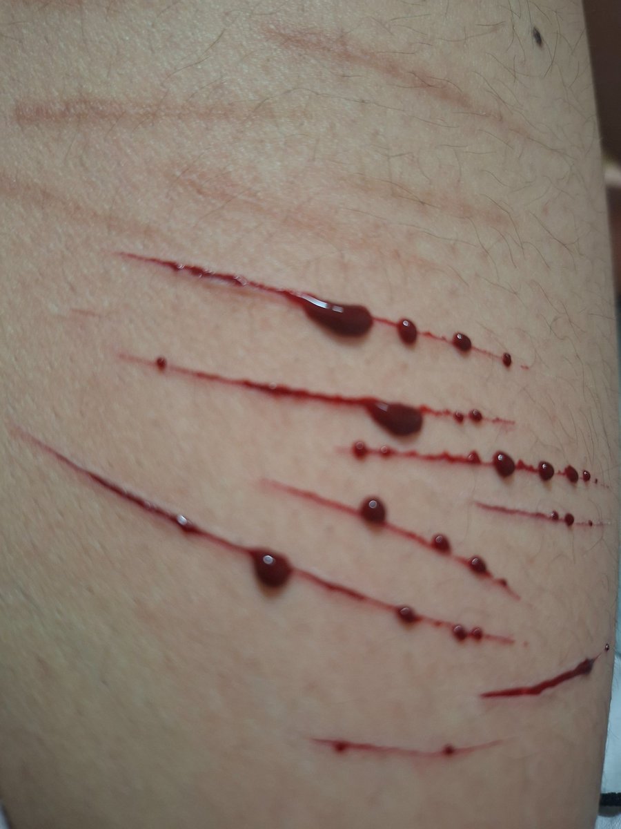 Makimustcry's tweet photo. sfx makeup i did yesterdaf https://t.co/XfK3RnPL2j