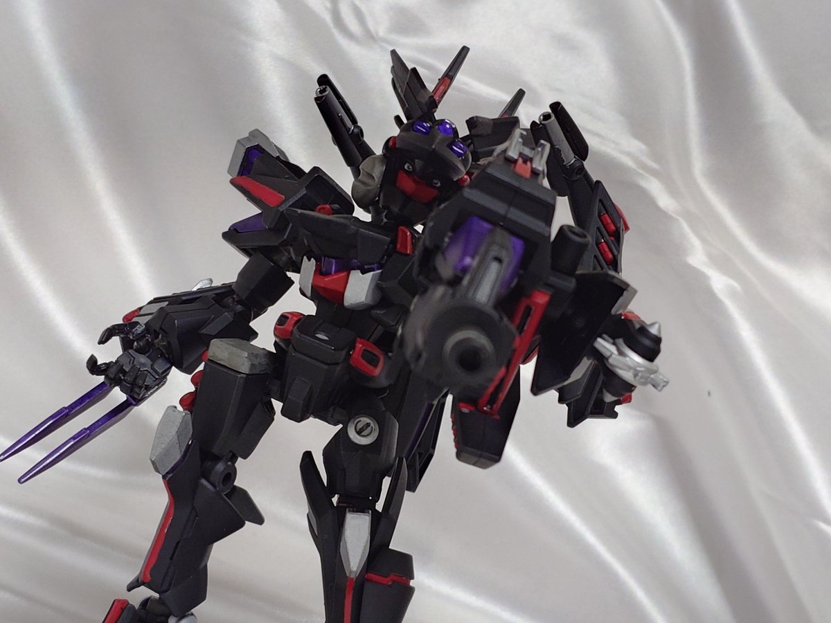 kanan_6702's tweet photo. [過去作紹介]グルゼオン・アポカリプス
ドットブラスライザーをベースにカスタマイズ。左右のアンバランスさと背中のキャノンがポイント！

＃ダンボール戦機
＃LBX https://t.co/Zah9LVoftQ