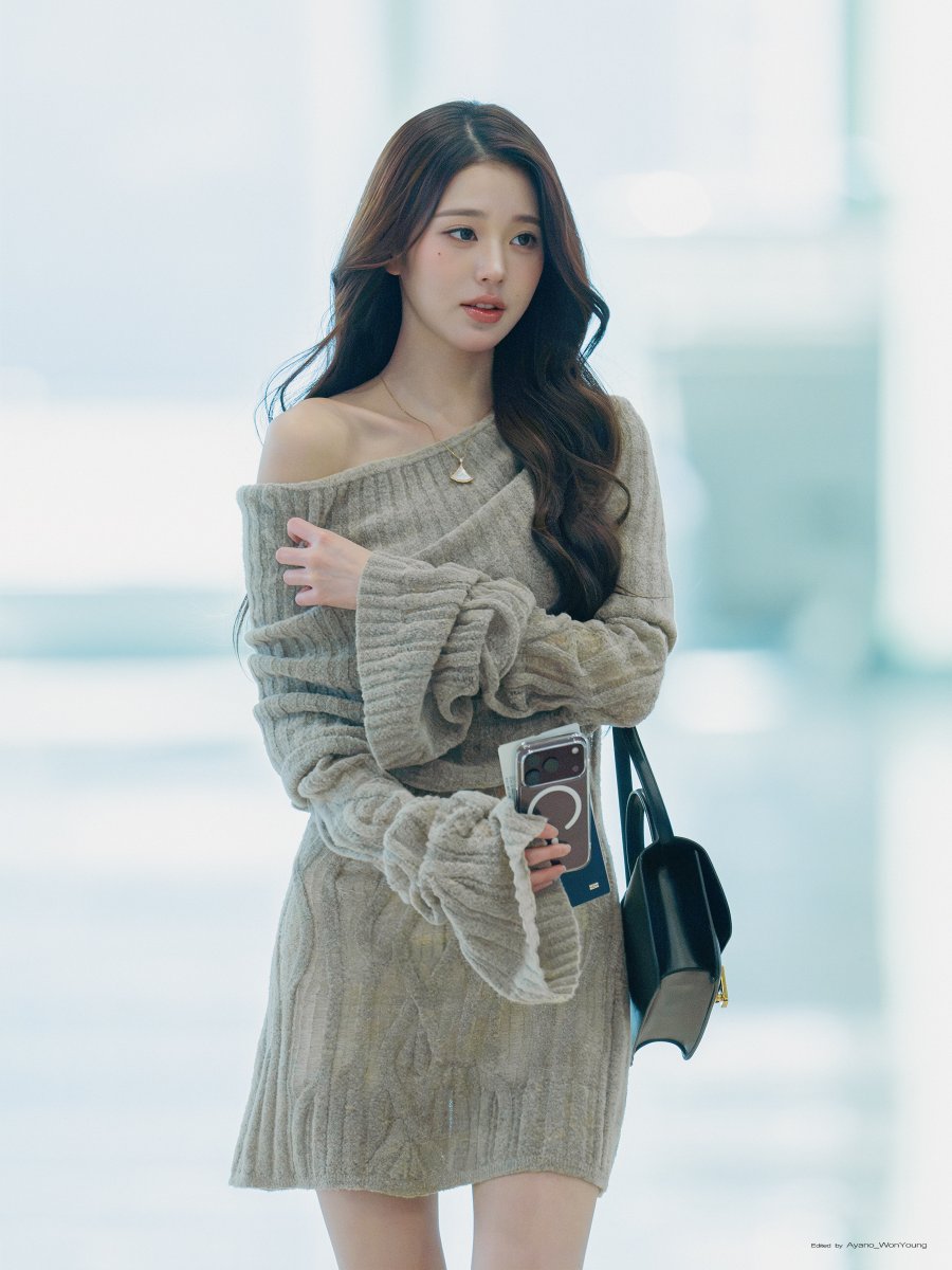 Ayano_WonYoung's tweet photo. 260922 김포공항 화보 #1

오랜만에 런웨이😍

#WONYOUNG #ウォニョン #장원영 #JANGWONYOUNG #갓기 #IZONE #IVE #아이즈원 #아이브

#a7r6 #sel600f40gm https://t.co/Sh3ZybaDNm