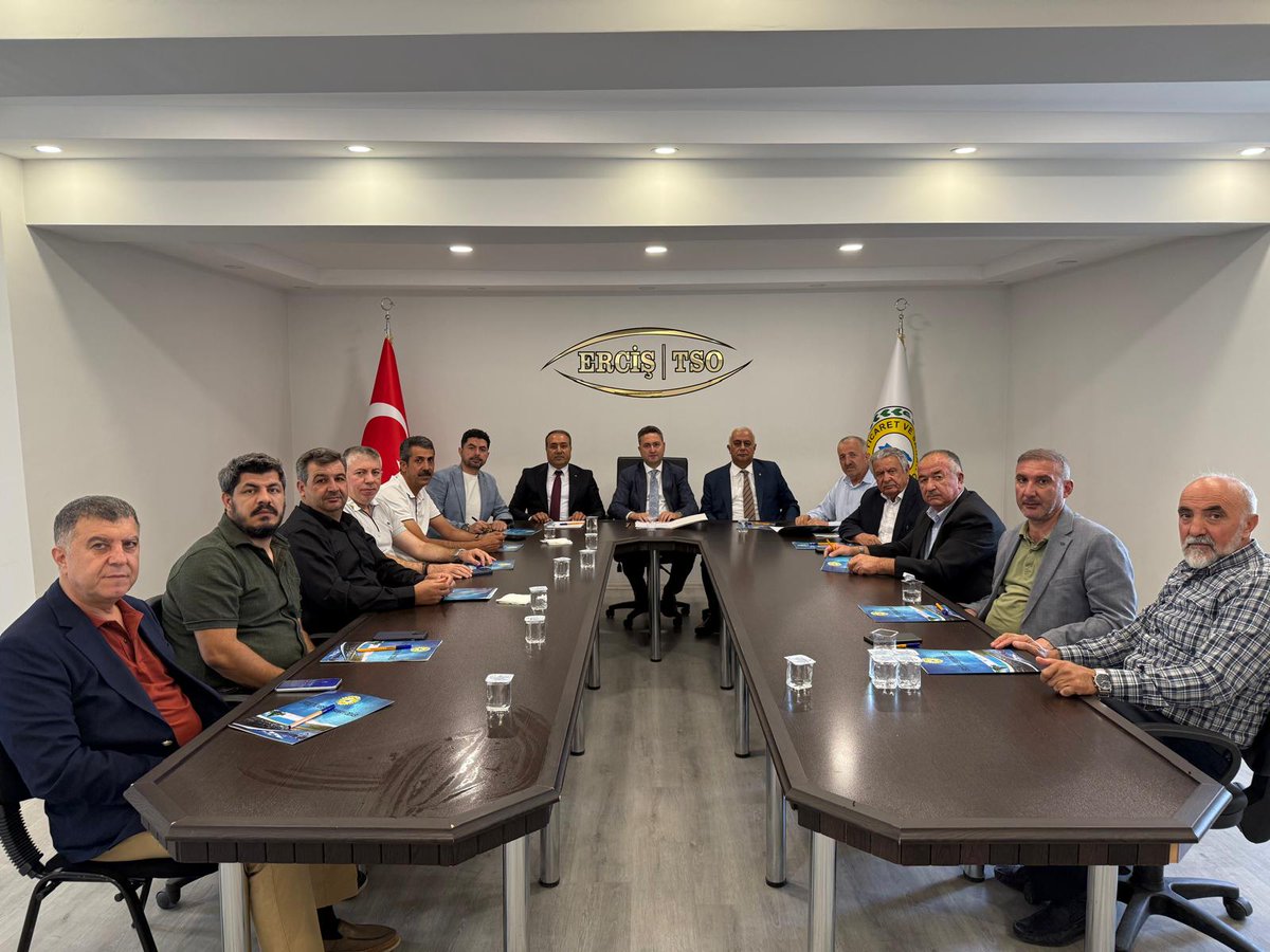 Ercistso's tweet photo. Meclis olağan aylık toplantısı İlçe Kaymakamımız Sn. Ahmed ÇELİK'in katılımıyla gerçekleştirildi. https://t.co/iOzBkF3ZhU
