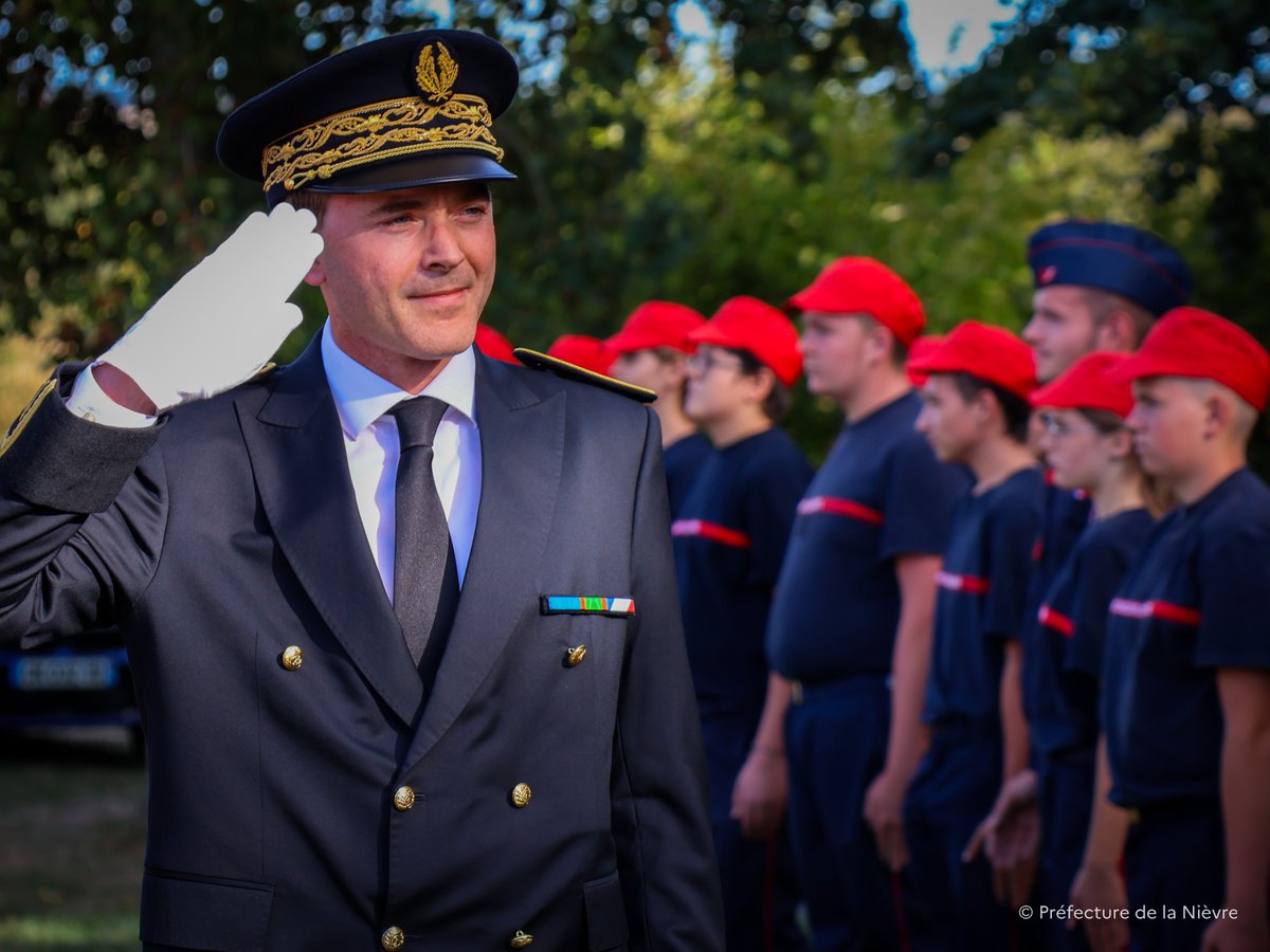 Image de Préfet de la Nièvre - 🚒 Victor DEVOUGE, préfet de la Nièvre, s’est rendu à Luzy avec le SDIS de la Nièvre pour le congrès