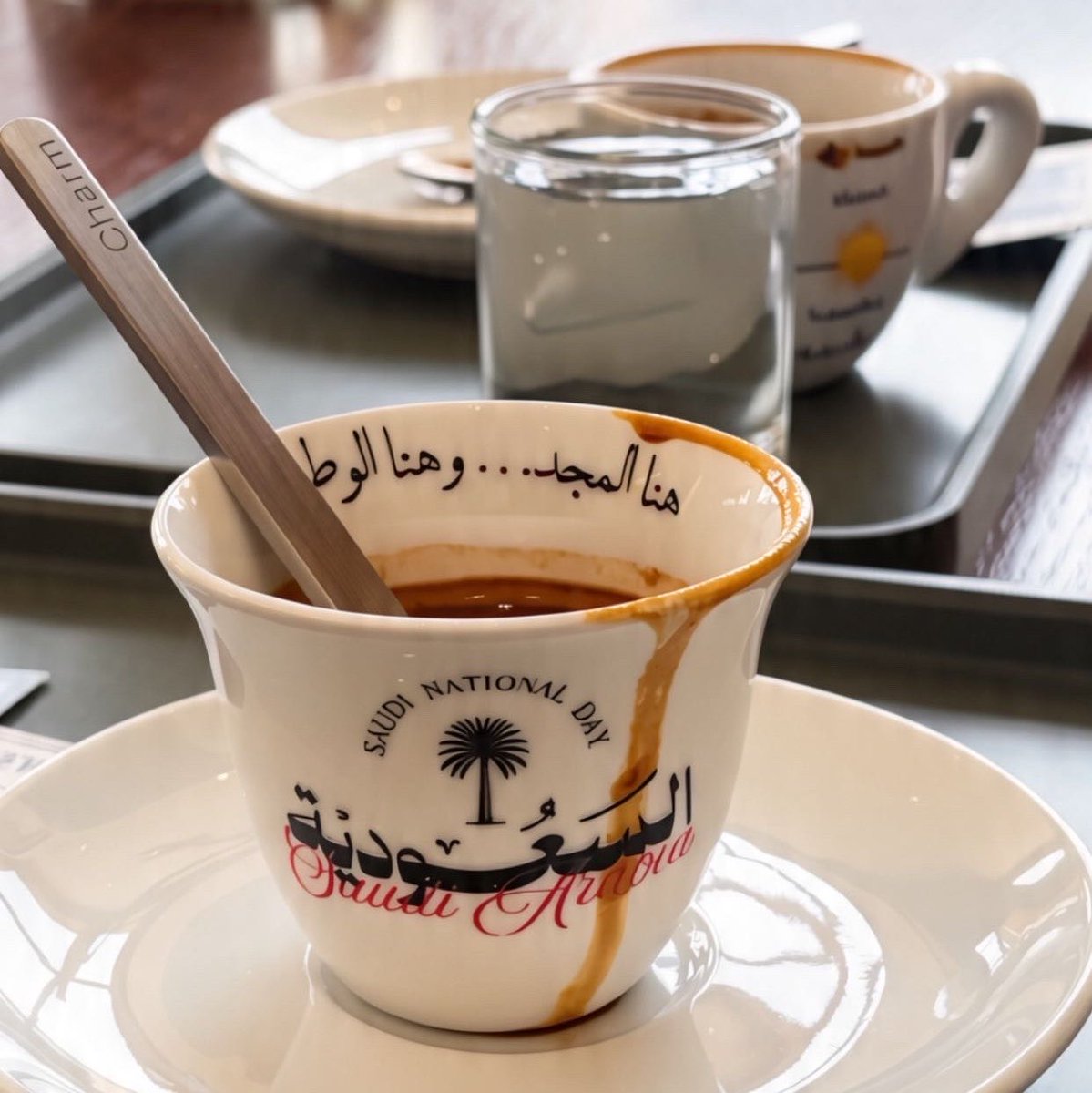 1uuyl's tweet photo. إسبريسو اليوم بـ عنوان /

« سعودي و العَزيز الله أنا في ديرتي سلطان
 سعودي والقوي الله أبد ما ذلني إنسان » . https://t.co/YQdc1Bg5LQ