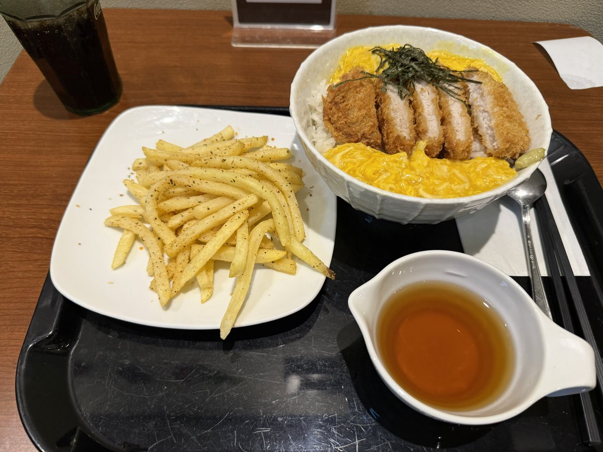 yuqqqsub's tweet photo. せっかくなので満喫してる！うめー！！ https://t.co/O5MzpOUy5X