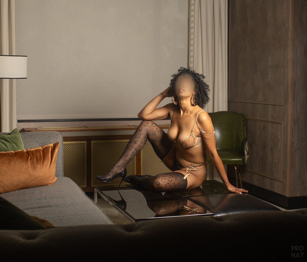 CapitolFun's tweet photo. The best coffee table book you’ll ever flip the pages of https://t.co/JzANLf0FbD
