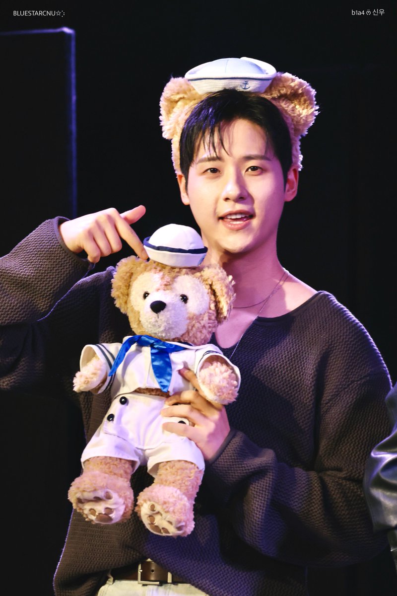 bluestarcnu's tweet photo. 260910 @ TOKYO
멤버 전원 사인회 🗼 1부

💙신우 🧸⚓️🛟🐻 더피💙

#B1A4_Dday 
#B1A4 #신우 #산들 #공찬
#더피 #Duffy https://t.co/7uSWFST3PX