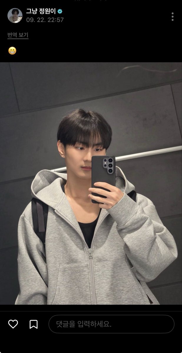 jjanggi209's tweet photo. 웬 애기가 한명 있네 https://t.co/YShMYWRIbS