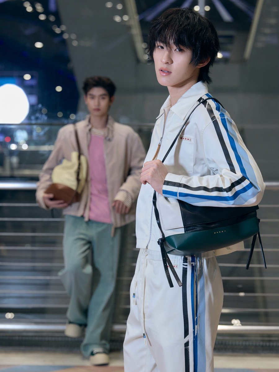 pangmak2026's tweet photo. ปังมาก! 
ลุคสดใสที่สุด!  "โทมัส - ก้อง" หล่อสุด เท่สุด  เพิ่มเติมคือ ความน่ารักสุด!!

ปักหมุดรอชมลุคปังๆ กันเลย!!

THOMAS KONG Boarding Look MFW

#TMKMARNIAirportLook
#tthomastc #kongjiro  
#Marniss27
#Marni #MarniTH https://t.co/UtkNCArLCW