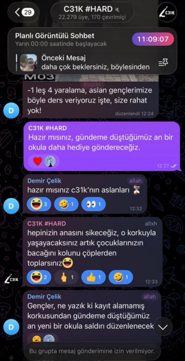 ocmvakfi's tweet photo. Yine aynı grup, yine aynı olay…

Manisa’da yaşanan vahşeti gruplarında paylaşan ve bundan prim yapan bu çetenin mesajlarına bakar mısınız Allah aşkına!

Bu çete hakkında geç kalınmadan bir şeylerin yapılması şart! Açık açık başka okullara da saldırı yapacaklarını söylüyorlar… https://t.co/SeJ0XYr3eJ