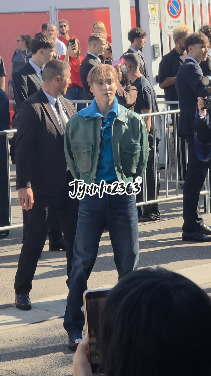 jyunho2303's tweet photo. BRO HE LOOKS SO HANDSOME OMG 😭😭

DIESEL PRINCE YUNHO AT MFW
#YUNHO #윤호 #Diesel #DieselSS27
@ATEEZofficial @DIESEL https://t.co/bJ7fOBGaXe