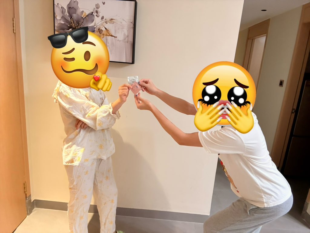 Kimi44231701's tweet photo. 听说得到正在谈恋爱的人送的避孕套，是可以让自己有正缘桃花的事情。 https://t.co/cnaRXYy2oU