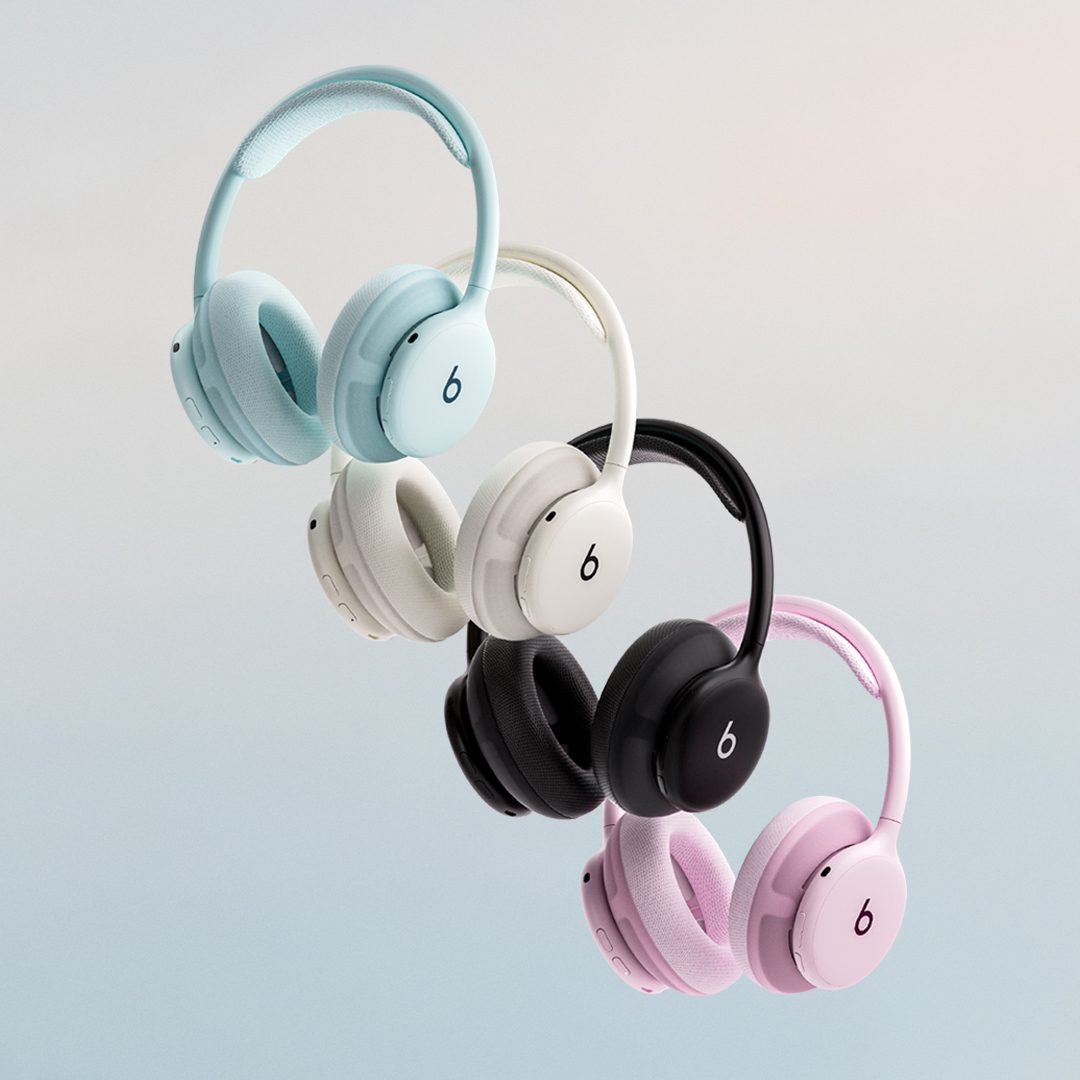 beatsbydre's tweet photo. For every version of you. Beats 360, with interchangeable cushions.

Available online now.

Beats 360 sold with color-matched ear and headband cushions; additional cushion kits sold separately. https://t.co/ocNX4ljPsK