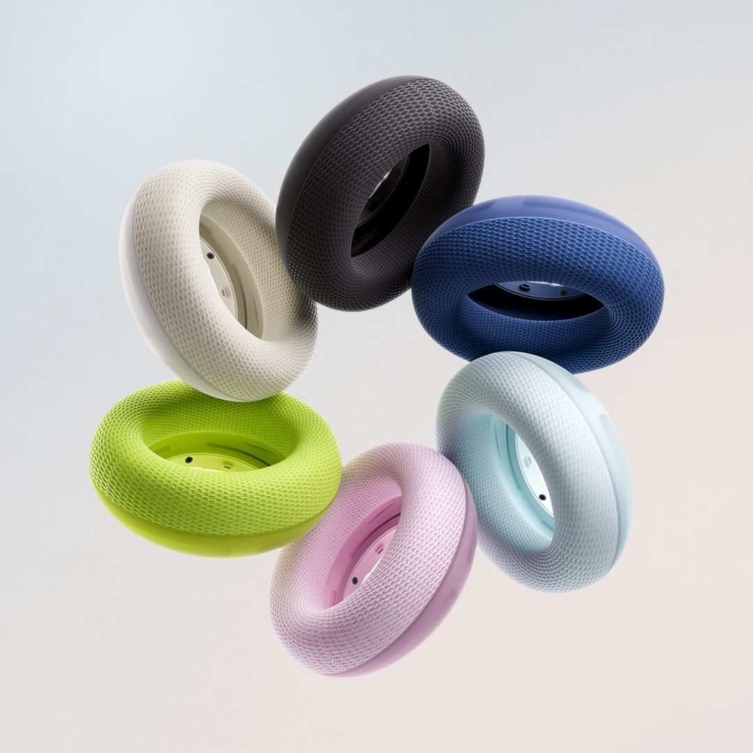 beatsbydre's tweet photo. For every version of you. Beats 360, with interchangeable cushions.

Available online now.

Beats 360 sold with color-matched ear and headband cushions; additional cushion kits sold separately. https://t.co/ocNX4ljPsK