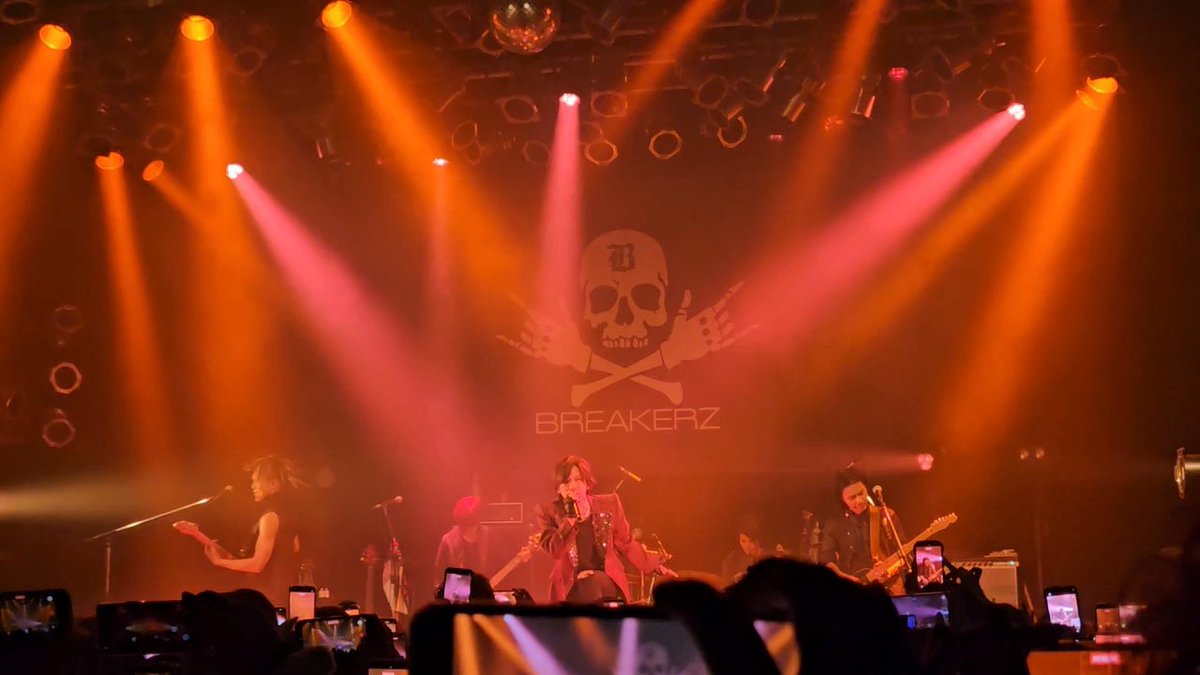 yataro_1113's tweet photo. BREAKERZライブ参戦
#BREAKERZ
#RETURNZ
#GO https://t.co/Aa5HTFVmI1