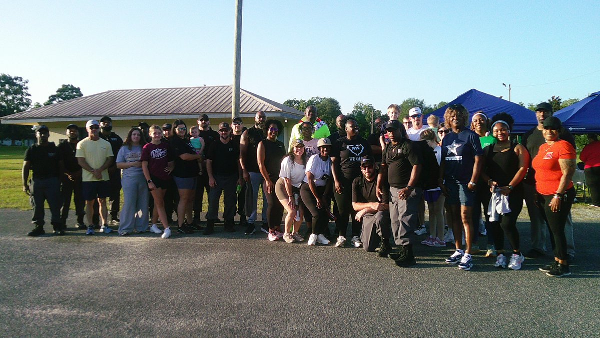MTC_Trains's tweet photo. ππ The Graceville Correctional Facility recently hosted its first-ever 3-mile #WalkAThon for staff and community members. Despite the hot Florida heat, participants had fun and were enthusiastic throughout the entire event! βοΈπ #MTCChangesLives #Wellness #Exercise #Community https://t.co/KHSVleDfoc