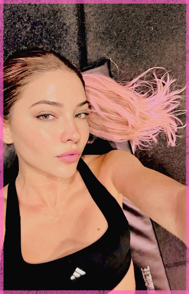 DouceExistence's tweet photo. ᅠ           

                         (🎀) ♡⸝⸝ ˎˊ˗

       ໑ৎ      ⠀ 𝑌𝑜𝑢𝑟 𝒸𝒶𝓂𝑒𝓇𝒶 𝓇𝑜𝓁𝓁 
                           𝑖𝑓 𝐼 𝑤𝑒𝑟𝑒 𝑦𝑜𝑢𝑟 
                        𝓰𝓲𝓻𝓵𝓯𝓻𝓲𝓮𝓷𝓭

ᅠ https://t.co/SfLMmPvkXR