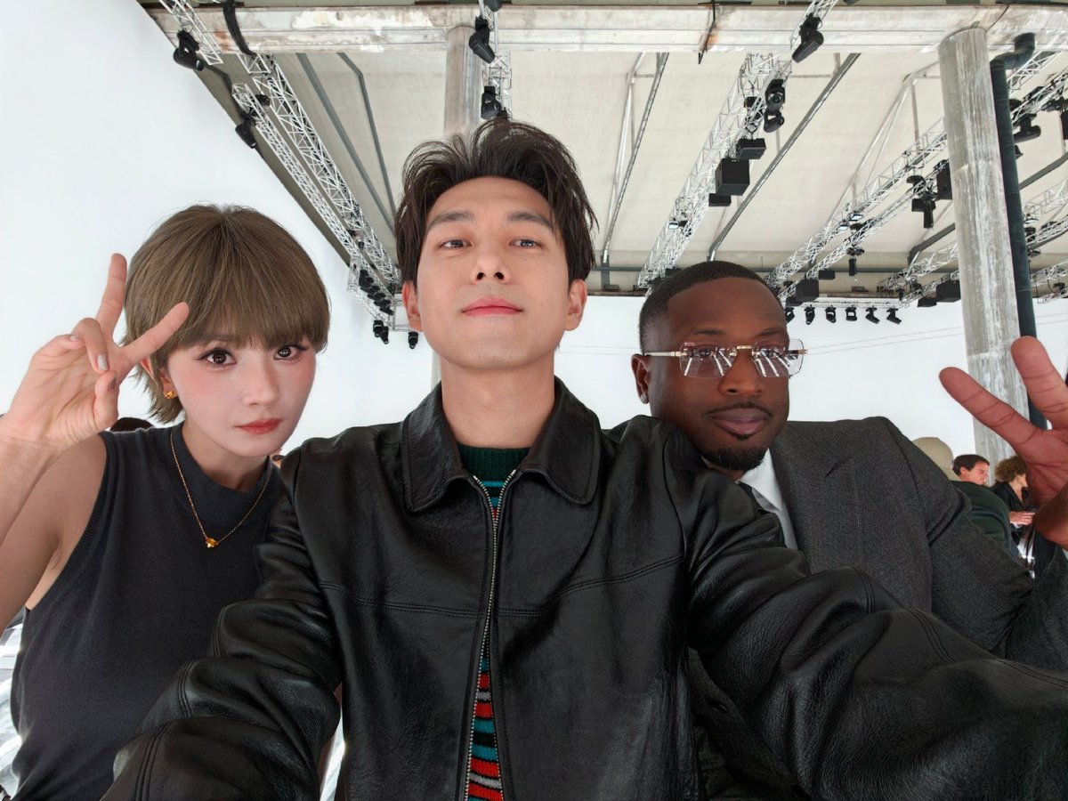 To_dlgus's tweet photo. 쇼장 들어가보니 좋아하는 농구선수가 옆자리라 들뜬 셴 글에서 느껴져ㅋㅋㅋ 그리고 바비인형 양미~ https://t.co/M7sy6j2dwY