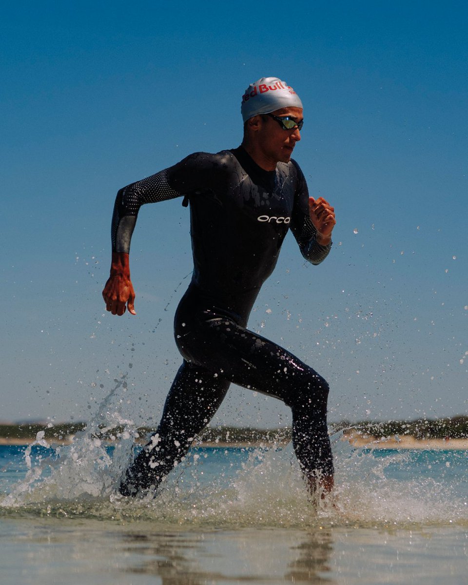 orcasportswear's tweet photo. Some athletes need maximum buoyancy. Others need maximum flexibility. The Apex Flow gives you both.
Credits: @jamesmitchell @miguellhidalgo
#ChasingEpic #RaisedInTheWater #Triathlon https://t.co/pQnpAFq5hZ