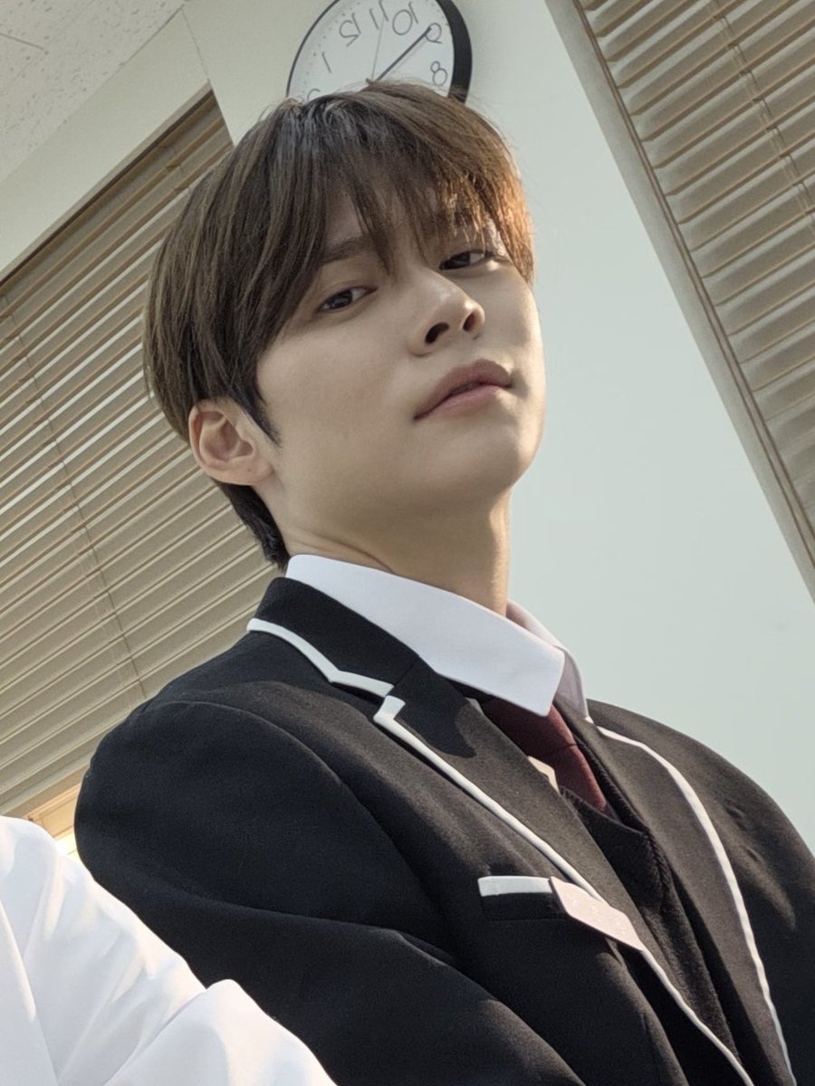 ruuuuusc's tweet photo. 와   존잘 https://t.co/JU1LToVUwV