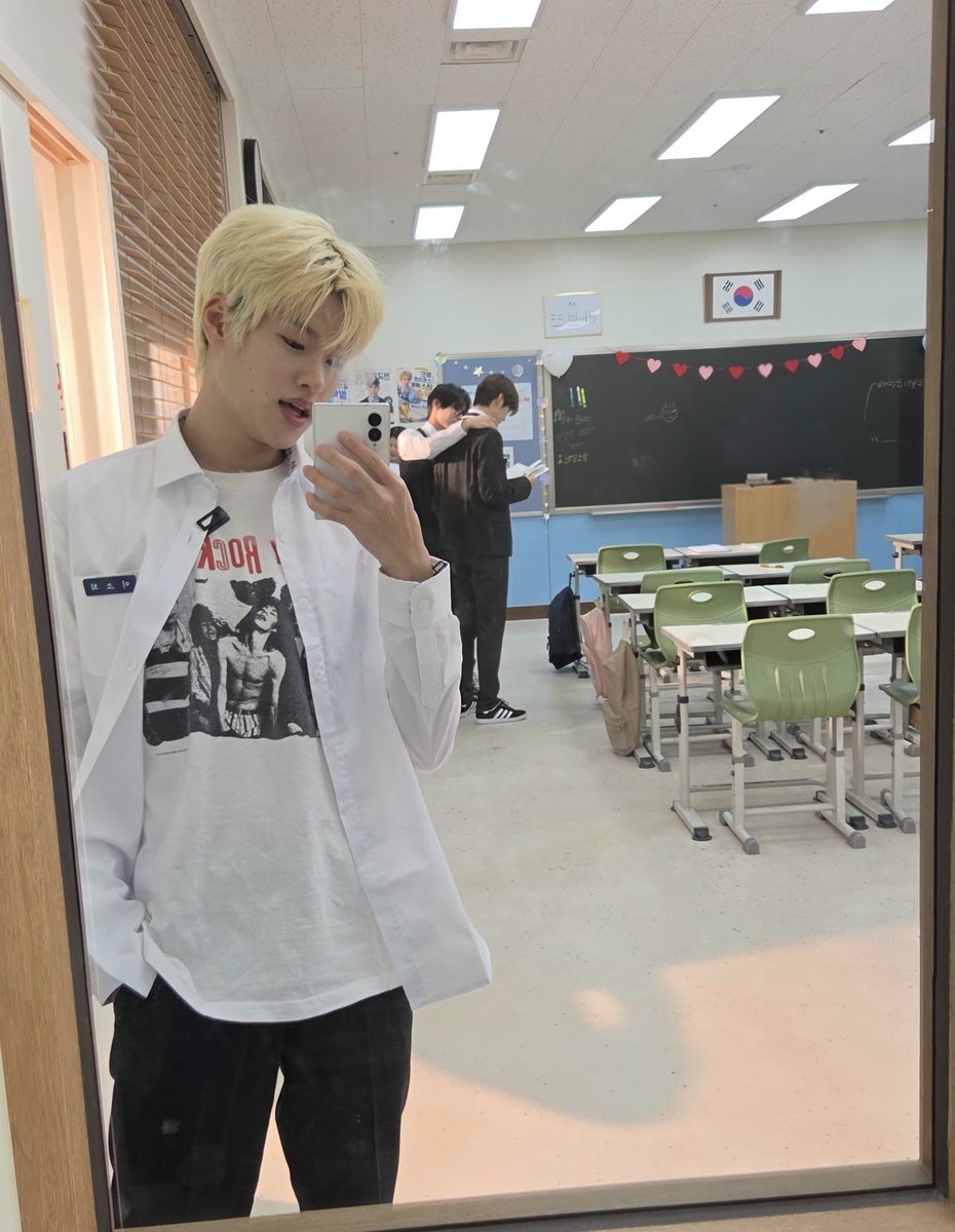 theseoknen's tweet photo. 260922 돌넨 https://t.co/WcG6hhMkvD