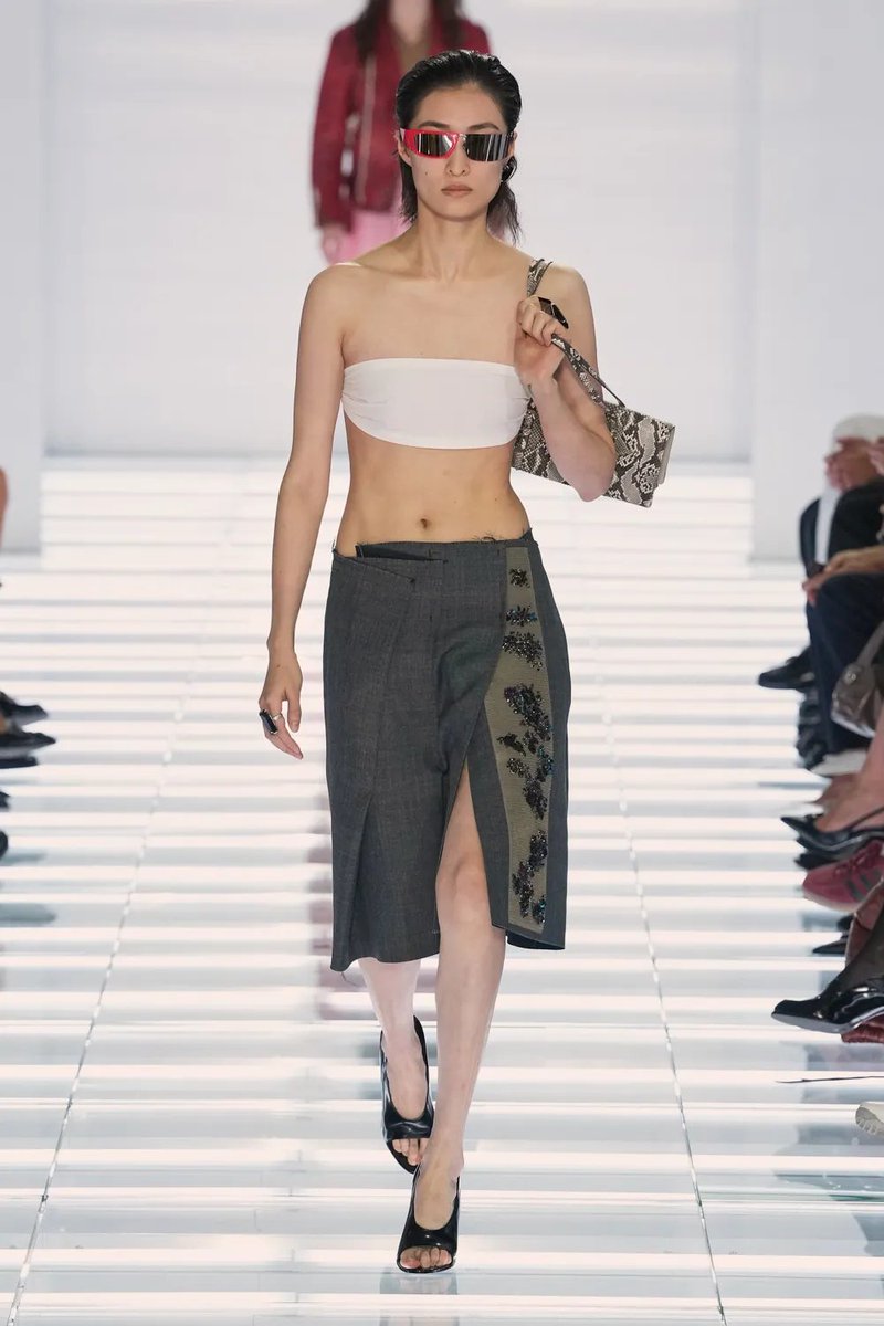 cafewindows's tweet photo. favorite looks from prada ss27 ༯ https://t.co/xx8ZuR1aXF