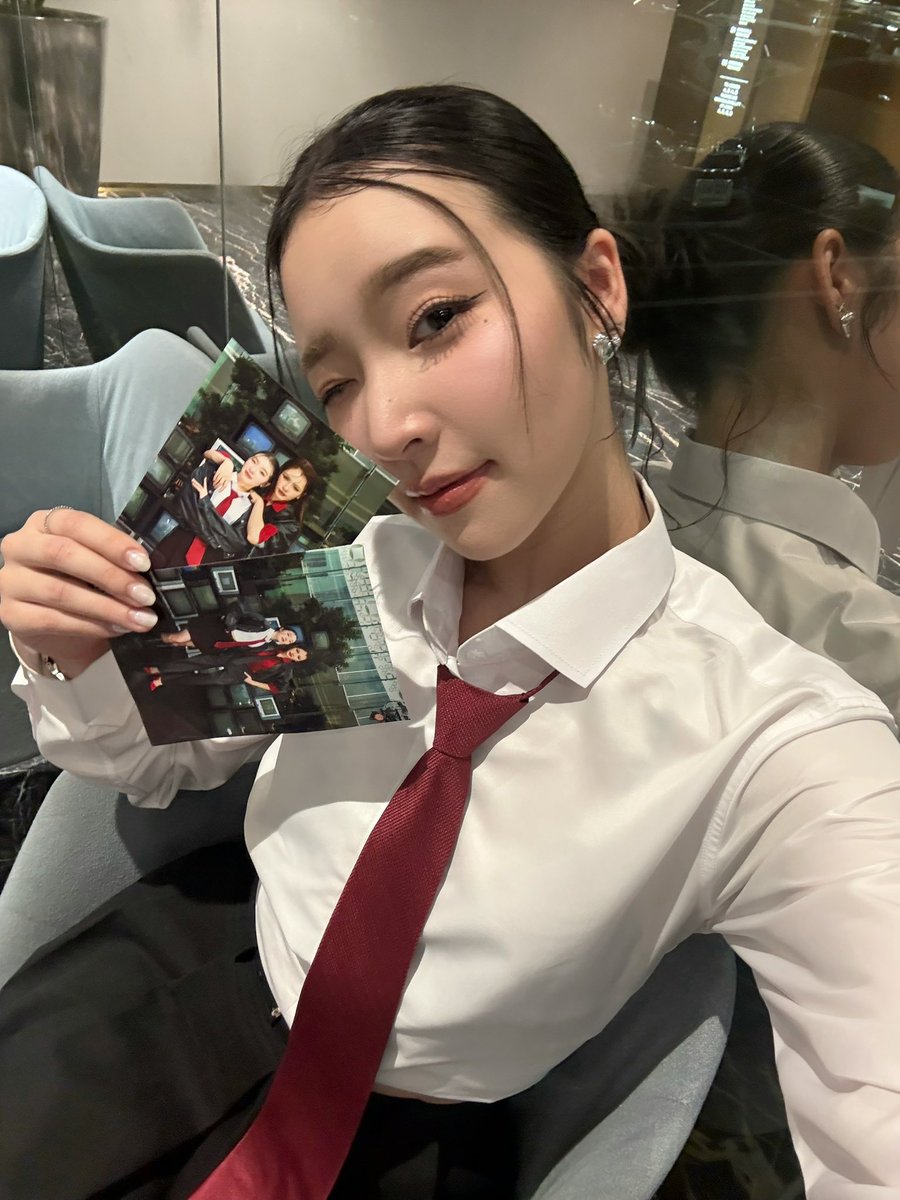 ayaorapan's tweet photo. วันนี้ดีใจที่ได้เจอกับทุกคนนะคะ🙌🏻✨
ขอบคุณที่ส่งเสียงเชียร์มาตลอดเลย!
ฝนตกด้วย เดินทางกลับบ้านปลอดภัยนะงับ
ไว้เจอกันอีกนะคะ รักมั๊กๆนะคะ❤️

#ELLEFashionWeek2026
#MieAya #miephat #ayaorapan
#EFW26ATICONSIAM
#MieAya https://t.co/o7YFupMO8p