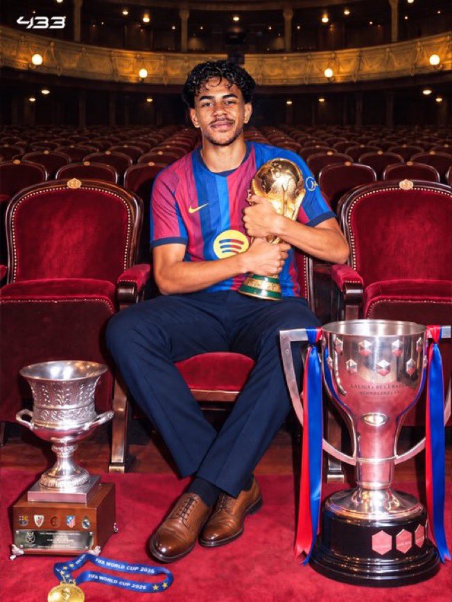 JeffFcb14's tweet photo. Los imbeciles de 433 le pusieron un premio de “MARCA” a Mbappe y a Lamine no le ponen su premio del mejor jugador de LaLiga y el Laureus 

Así funciona el marketing de mierda https://t.co/FBPkvyhwbc