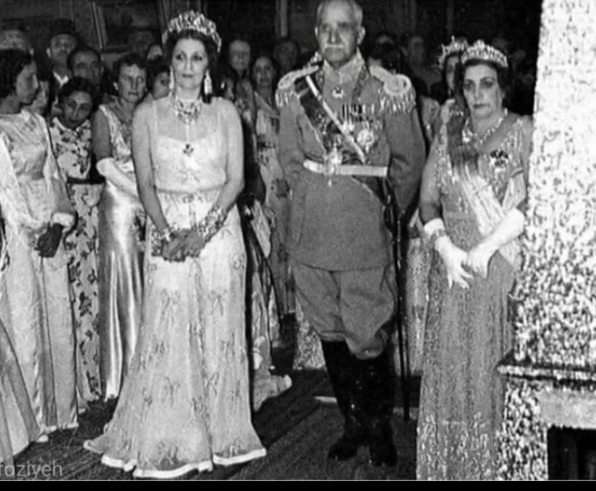 Perlas1hm's tweet photo. مردی که از هیچ همیچی ساخت 
روحت شاد رضا خان 

جاوید خداوندگار رضاشاه کبیر دوم https://t.co/SCYisy2jhE