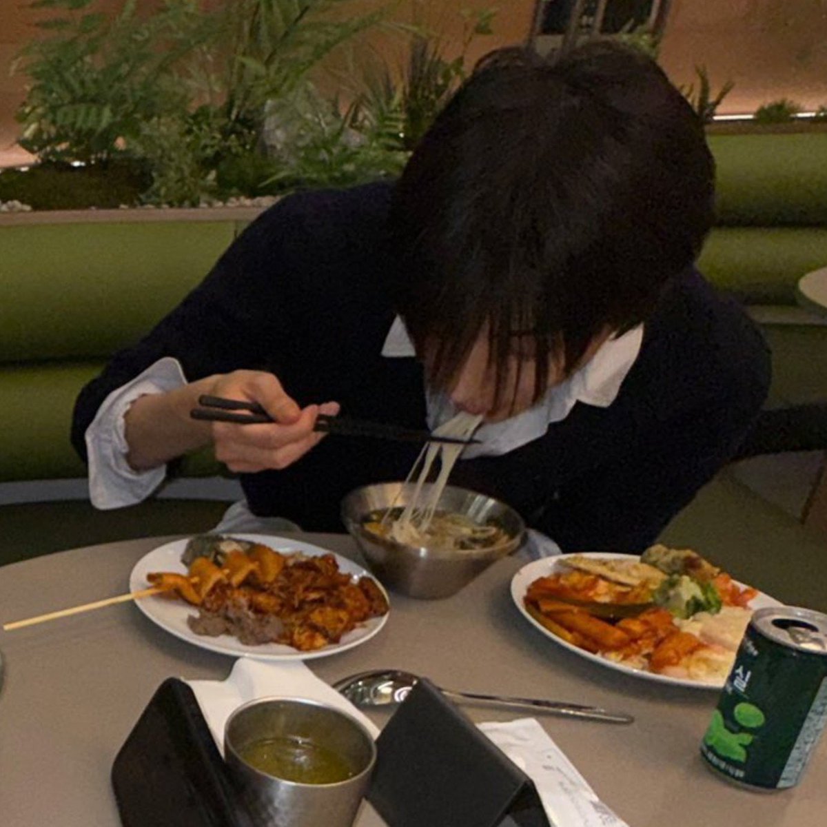 ISW_S2's tweet photo. 하
눈치보더니
땅겁지겁 ㅅㅂ https://t.co/CHVCZYM2v0