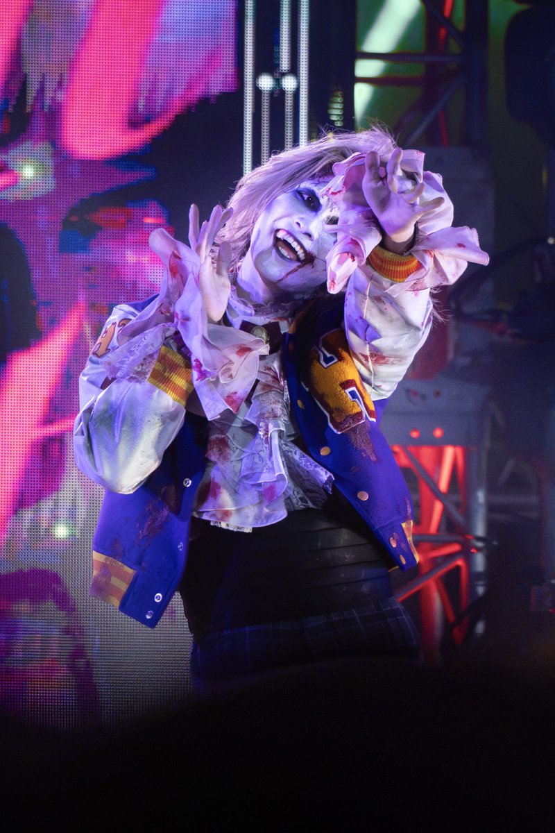 um_naaaaagi's tweet photo. ⋆˙⟡ 𝑺𝒑𝒂𝒓𝒌𝒍𝒊𝒏𝒈 𝒁𝒐𝒎𝒃𝒊𝒆 ⟡ ˙⋆すぎて
アカデミー見るの本当に楽しい

 #ホラーナイトアカデミー
 #HHN2026
 #USJファン https://t.co/zSbXUD5rEl