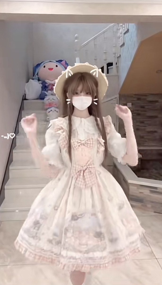 uuchuu1's tweet photo. この子可愛すぎてほんとにだいすきしぬいまなにしてんだろ https://t.co/7roEfdfF5c