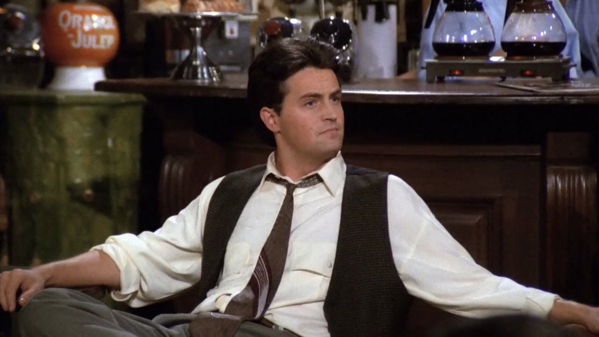 wdwruffalo's tweet photo. 32 years ago the world was blessed with chandler bing https://t.co/fFiHA5zWaV