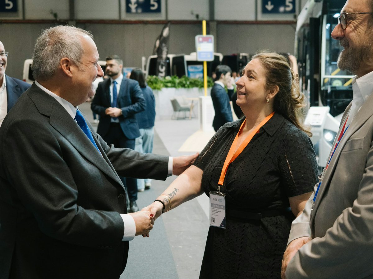 minturgob's tweet photo. 📍IFEMA | El ministro @jordihereub ha visitado la FIAA, feria referente del sector del autobús y el autocar.

Durante el recorrido ha conocido las novedades en electromovilidad, digitalización y accesibilidad para el transporte de viajeros. https://t.co/BkTsxb1QFk