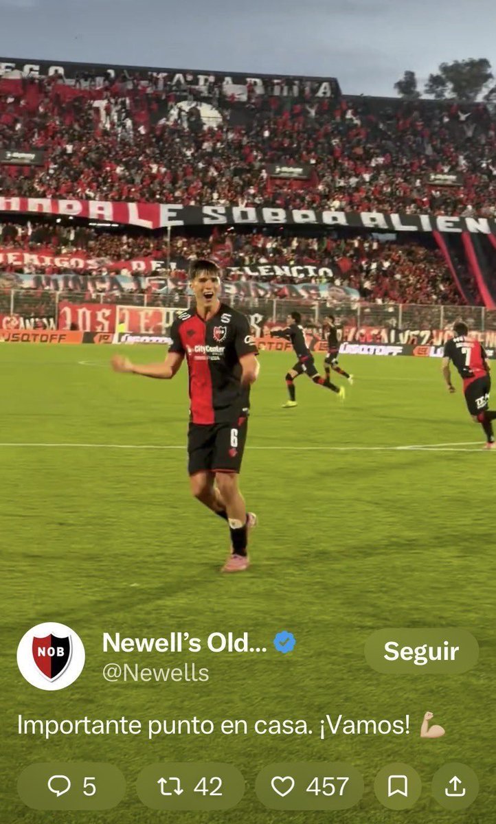 emimbre's tweet photo. @mvickynob lluvia torrencial en el estadio municipal https://t.co/97UfxN2BAl