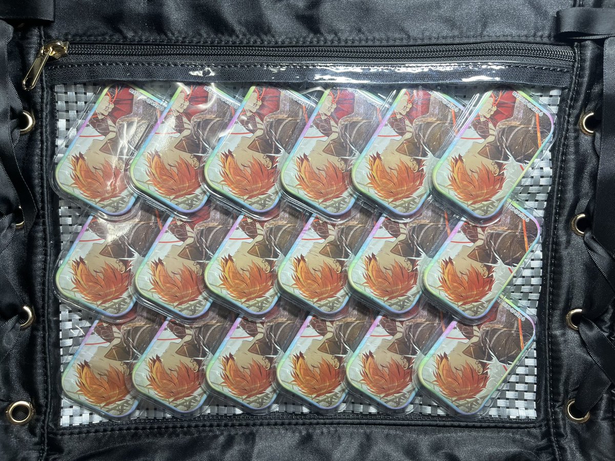 HITETOA6's tweet photo. スクエア缶仮死化痛バ
あえて逆さ＋斜めに固定するスタイル

この角度でスクエア缶を固定してる人を
僕は見たことがありません

けど意外とよくね？ https://t.co/80V4ywIGSG