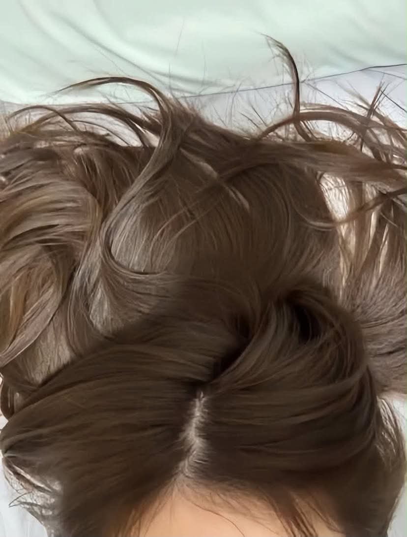 jousrnalz's tweet photo. queria lembrar o nome da garota que me indicou essa  tinta marrom porque ela realmente salvou meu cabelo e levantou minha autoestima de novo https://t.co/ubLEMkc0Rp