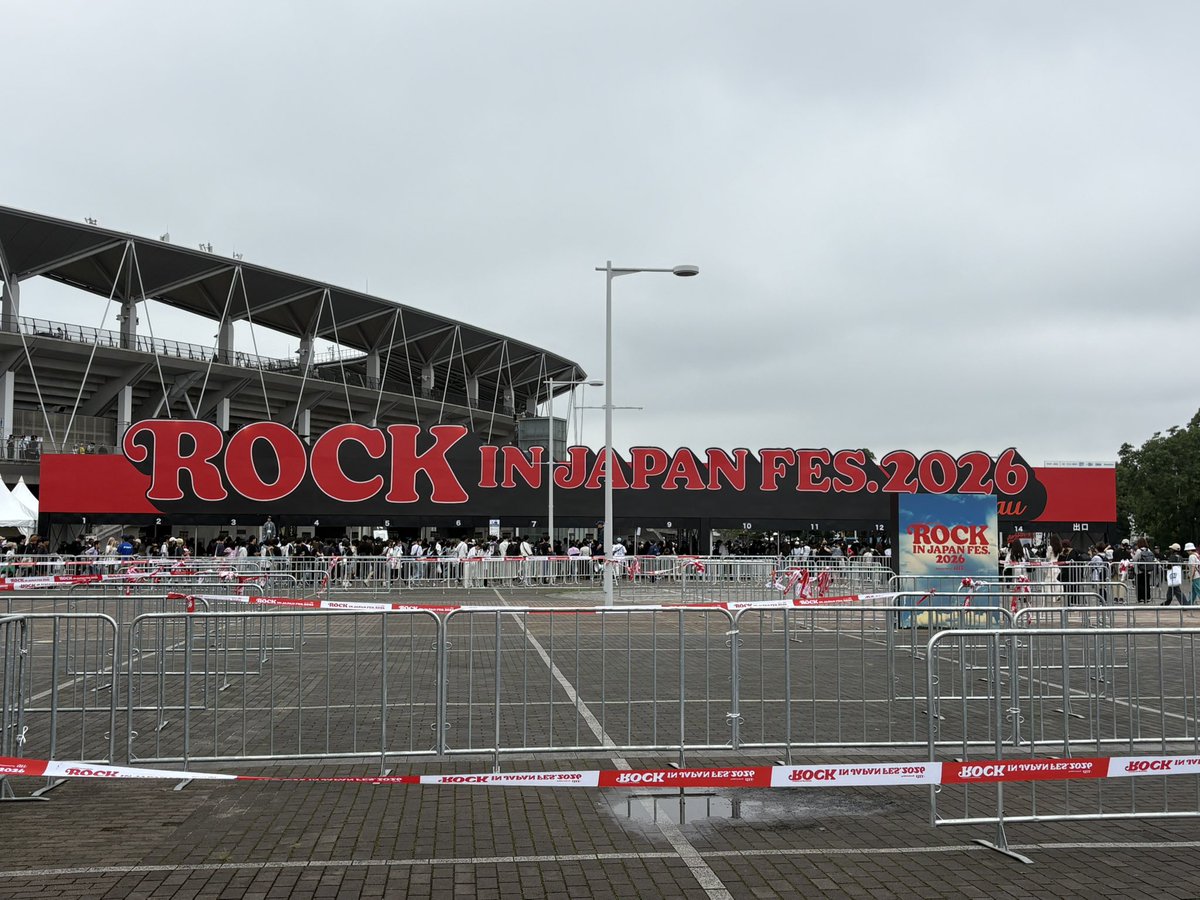 hr_nmnl's tweet photo. ROCK IN JAPAN FESTIVAL 2026
9/13

少し雨も降ってたけどフェス日和でラストのDJ和まで最高に楽しかった🎶

1番はやっぱり初めてBUMPを見れたことが特別だったな🥲
BUMPの音楽と藤くんの言葉が本当に好きだなと改めて思えた😌
魔法みたいな夜をありがとう🌟 https://t.co/7v6V6rWnr0