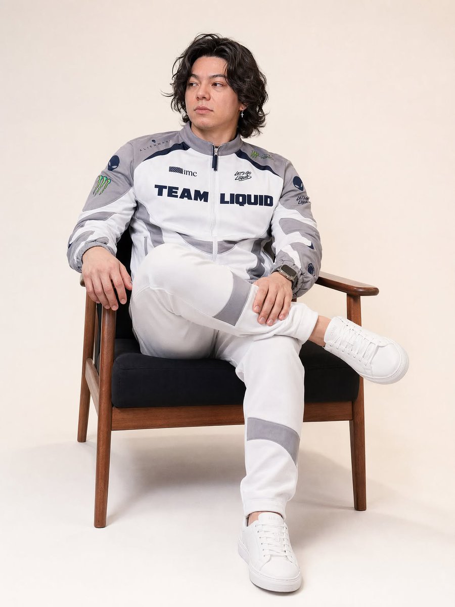 TeamLiquidBR's tweet photo. Hoje é aniversário do cara que tá aqui pra fazer o trabalho invisível, deixar a rotina da TLAW mais tranquila e ainda ser babá de oito🤣

Parabéns, @sensifps! 💙

Depois de tantos perrengues, você merece um dia sem “Sensi, consegue resolver isso aqui pra mim?" https://t.co/nOaEmOFpx0