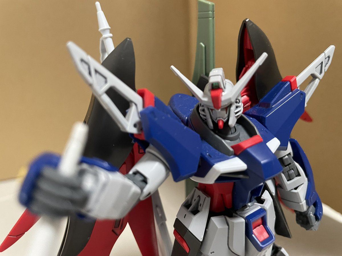 i83472366's tweet photo. アスラン「ズゴックからどう抜け出せば良いものか汗」
シン「こうやって引っ張れば取れるんじゃないっすか、ははw」
すぽっ！
シン「そうこんな風にすぽっ……と…汗」

アスラン「一瞬モニターが真っ暗になったぞ。何があったか？」
シン「いや、俺はなーんにも知らないですよ（棒）」
アスラン「？」 https://t.co/KZfGXnKQKS