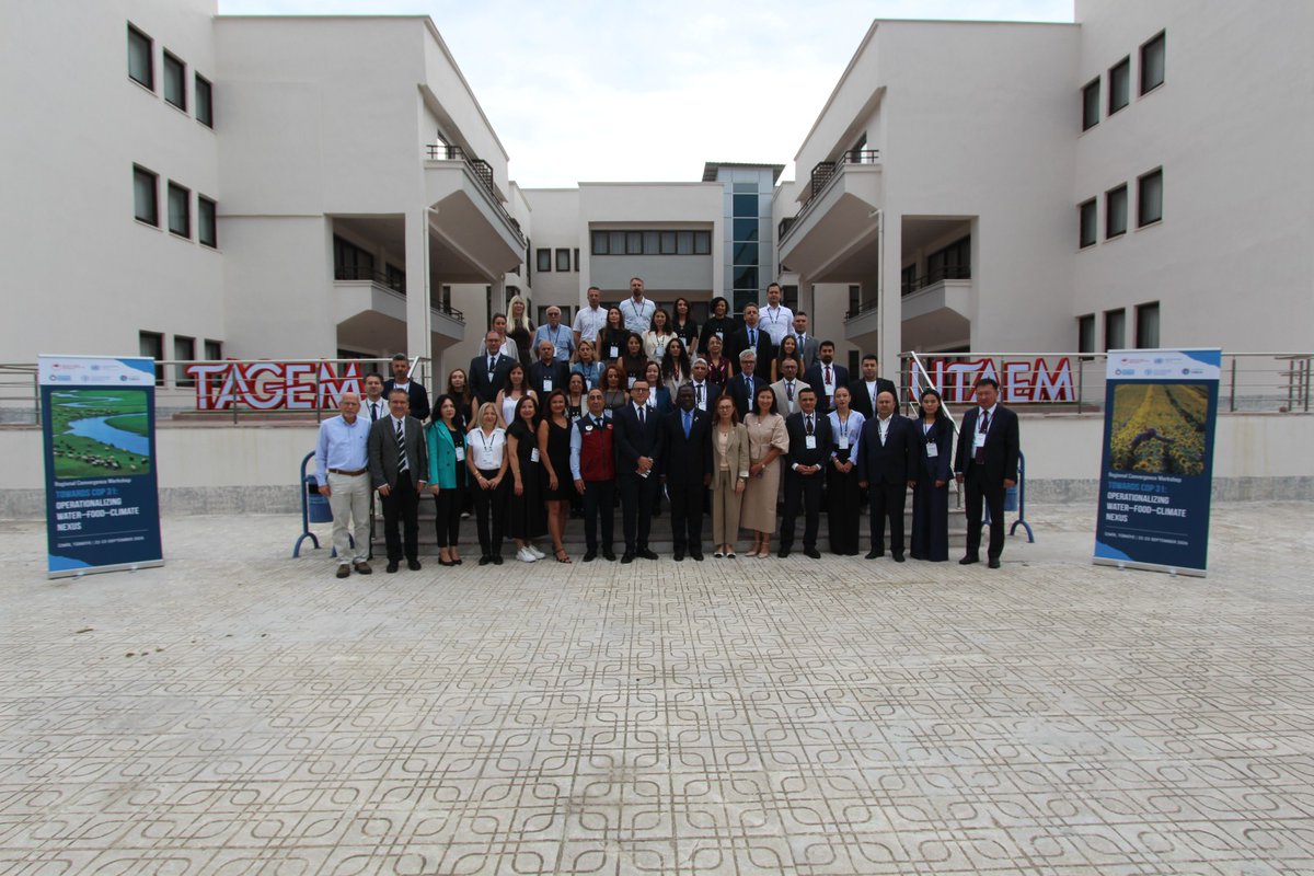 faoturkiye's tweet photo. 🌍 Water, food and climate challenges are interconnected, and so are the solutions.

Today, FAO, the Ministry of Agriculture and Forestry of Türkiye, the UN Food Systems Coordination Hub and partners launched the Regional Convergence Workshop in İzmir, bringing together representatives from Türkiye and Central Asia to advance the Water-Food-Climate Nexus ahead of COP31.

#Convergence #COP31 #WaterFoodClimate #FoodSystems #ClimateAction #WaterManagement #FAOTurkiye 
@FAO @UN_Turkiye @FoodSystems  @TCTarim