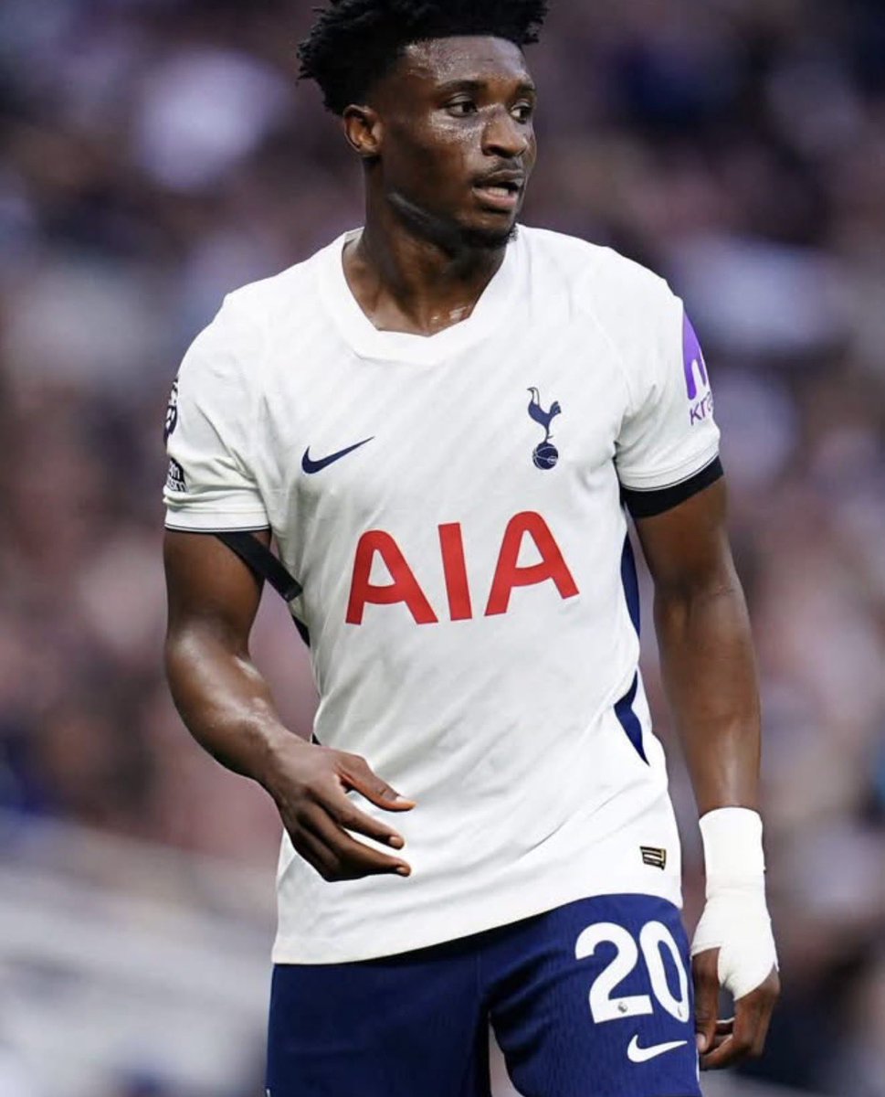 Nanaezze's tweet photo. Manchester City Star Semenyo has excused himself from the Ghana black stars AFCON qualifiers citing an injury he is nursing 

First it was Mohammed Kudus now Semenyo

I am happy for them for not coming to play for Ghana. The Incompetence and embarrassment by the Ghana FA is too much