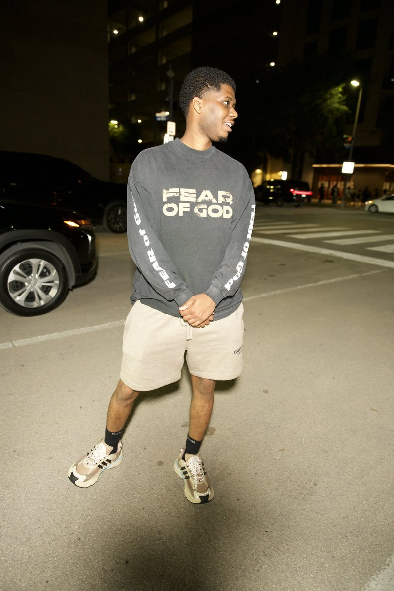 DezMaupin's tweet photo. Fuck what they think we live for us not for them🤷🏾‍♂️ #Rodwaveconcert #Pharrell 👟 #FearOfGod #Houston https://t.co/fSvoUKpFzQ