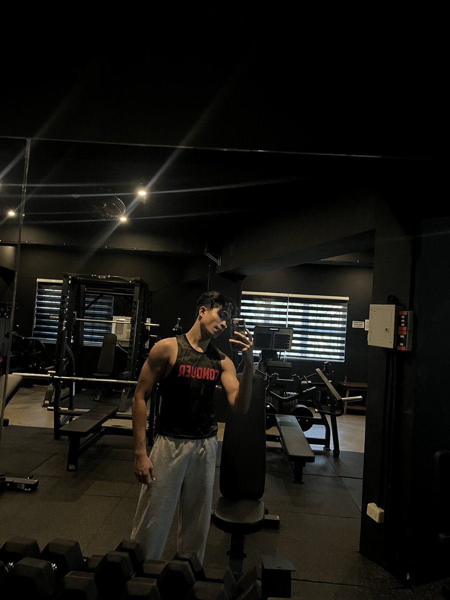 johnsijey's tweet photo. biceptember 🦖

#iloilo #gym https://t.co/AIVArrOhMj