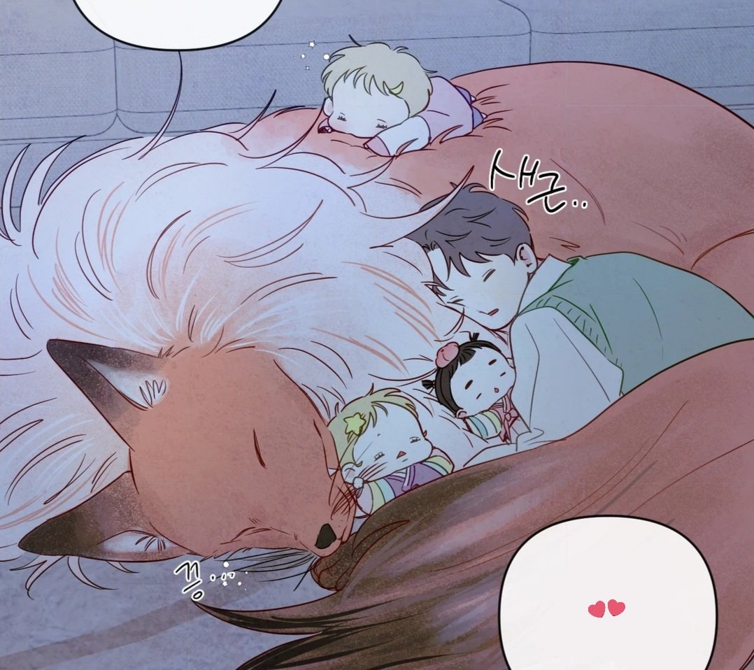 puddingmelons's tweet photo. at the end of the day, all our babies (and big baby 🤭🤎) are comfortably asleep, all cuddled up with our fox 🥹🦊🧡✨️ 
this is too too precious 😭💗💞
little sungwoon is still grabbing onto hwansuh 🦊's whiskers even in his sleep 😼😆😭 https://t.co/YOYNXo1eVK